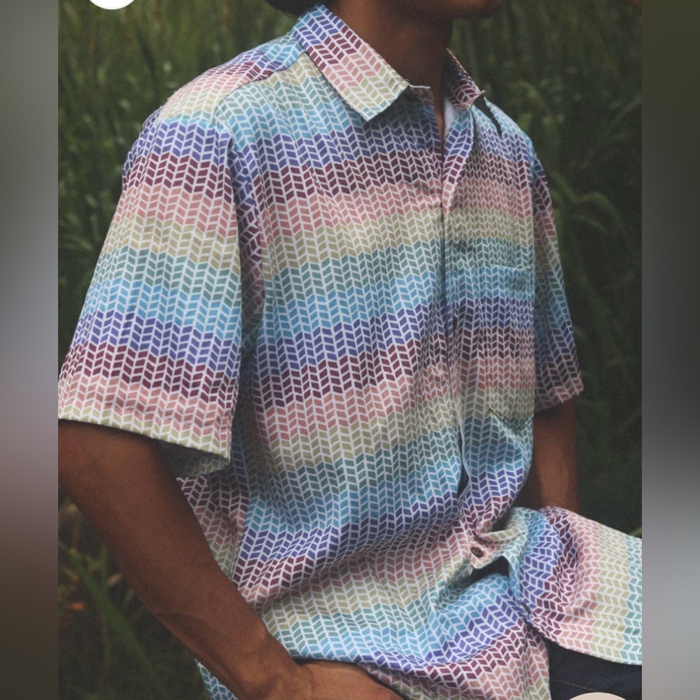 KULUA Hawaii Men’s Anuenue Rainbow Aloha Shirt size Large